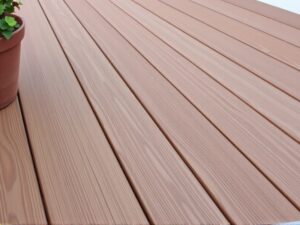 Choosing the Right Scratch Resistant Composite Decking Material