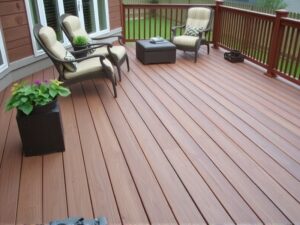 How to Choose the Right Composite Decking for Your Home in Canada