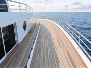 The Role of Lightweight Composite Marine Decking in Modern Ship Design